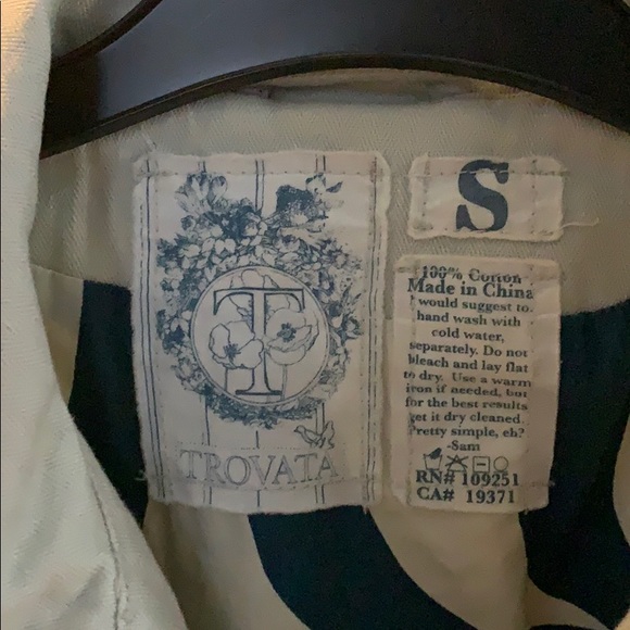 Trovata light grey trench coat - Picture 2 of 5